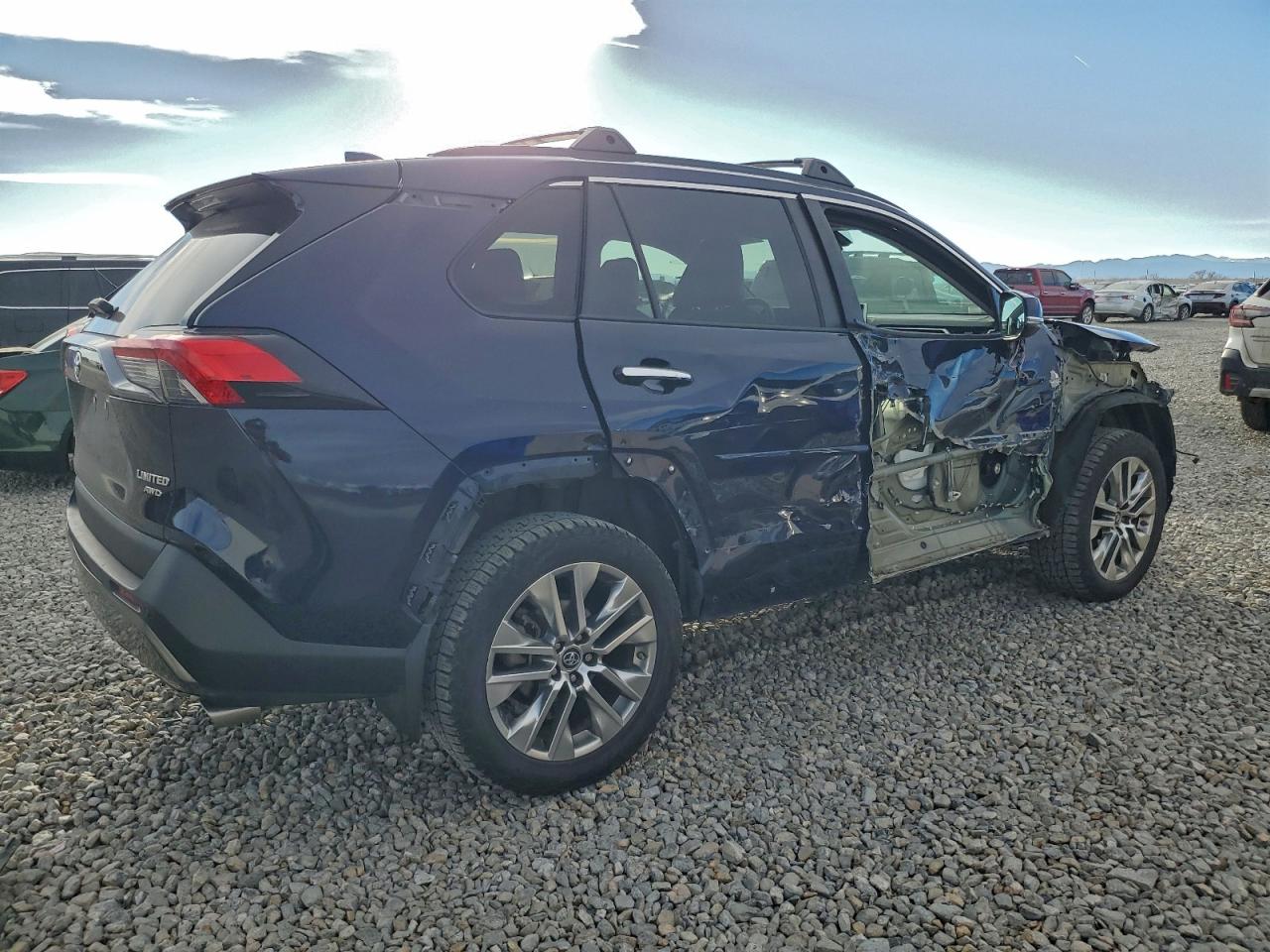 2019 TOYOTA RAV4 LIMITED photo 3