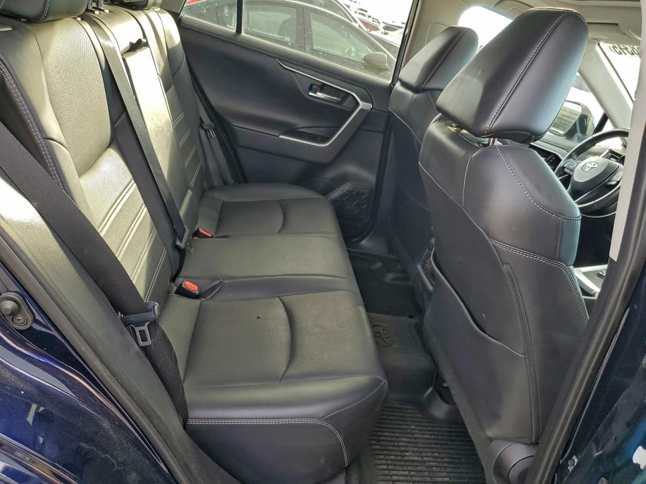 2019 TOYOTA RAV4 LIMITED photo 11