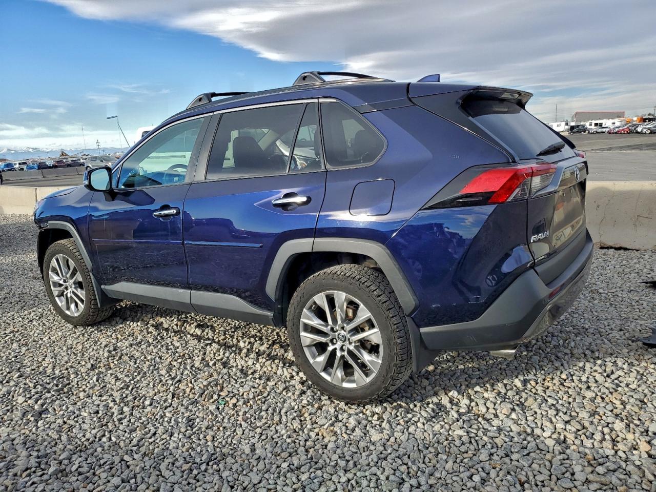 2019 TOYOTA RAV4 LIMITED photo 2