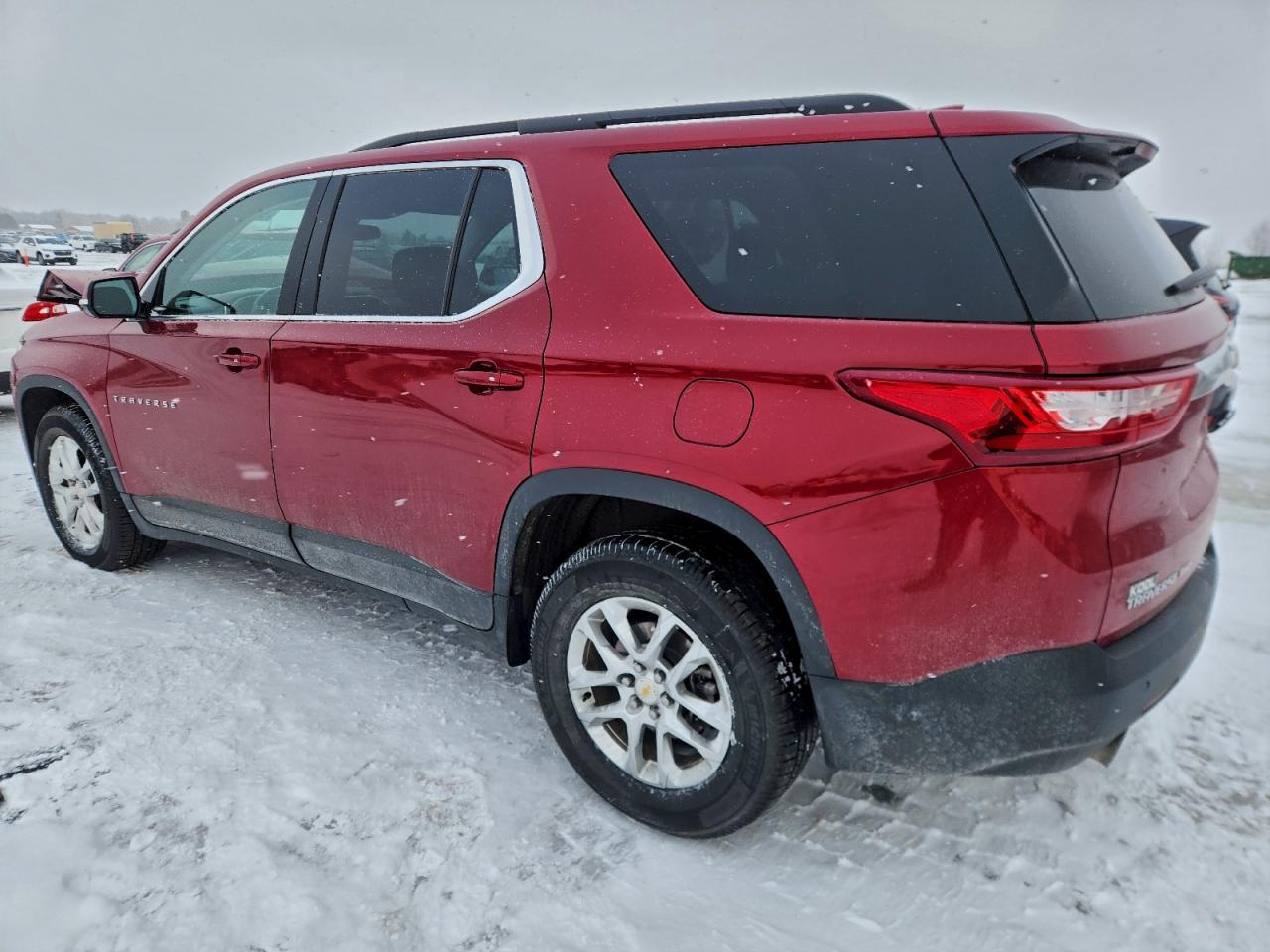 2019 CHEVROLET TRAVERSE LT photo 2