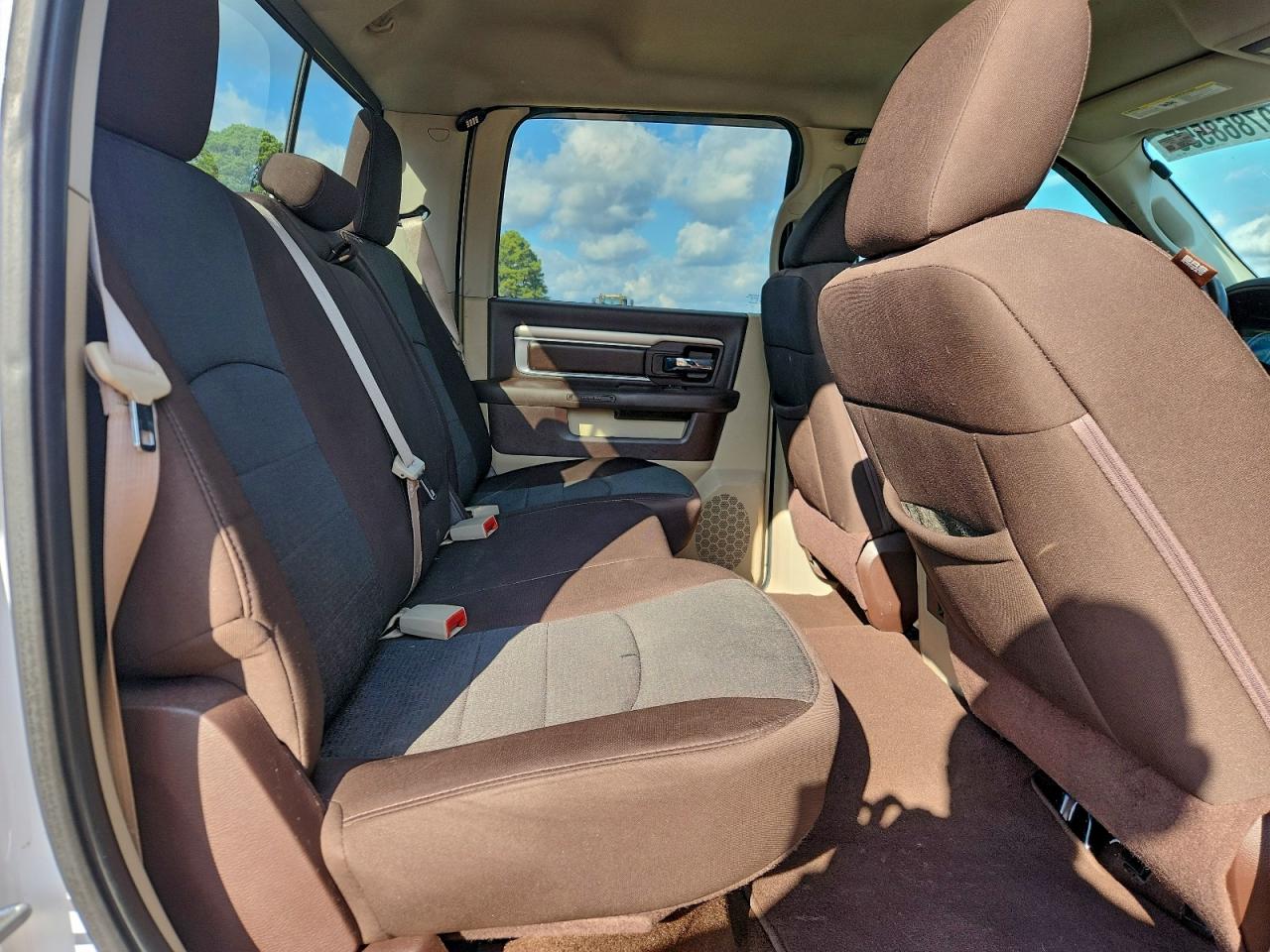2014 RAM 1500 SLT photo 10