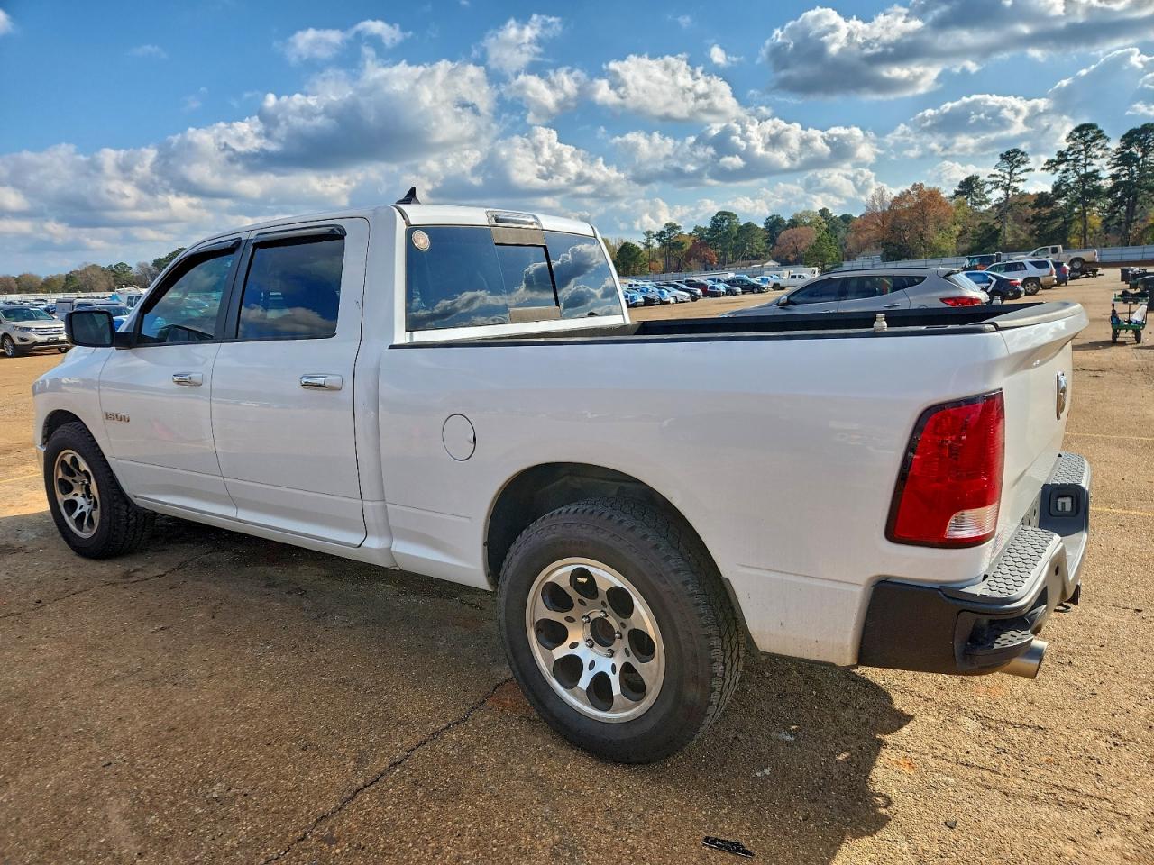 2014 RAM 1500 SLT photo 2