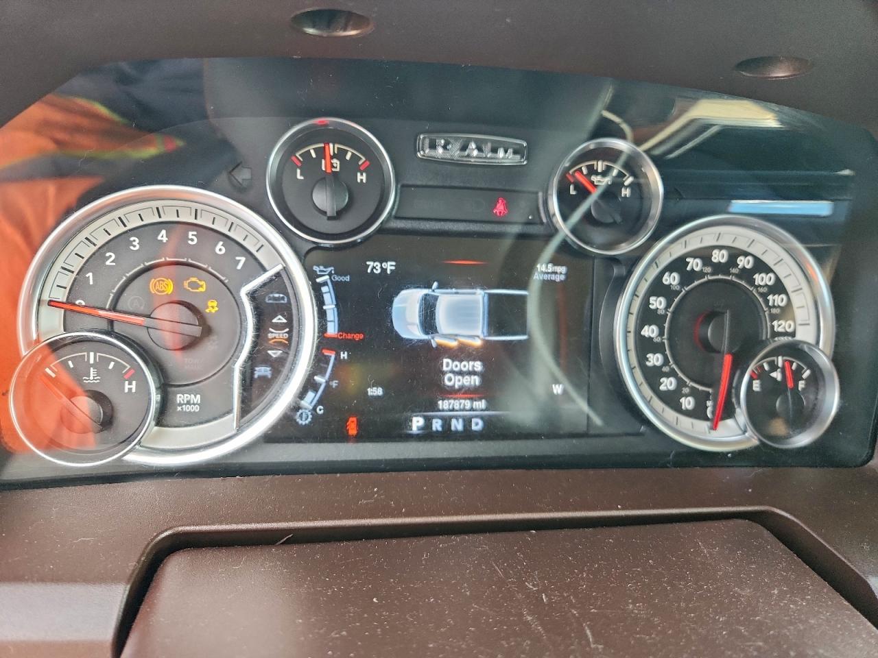 2014 RAM 1500 SLT photo 9