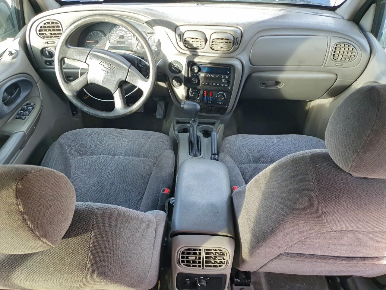 2004 CHEVROLET TRAILBLAZER LS photo 8