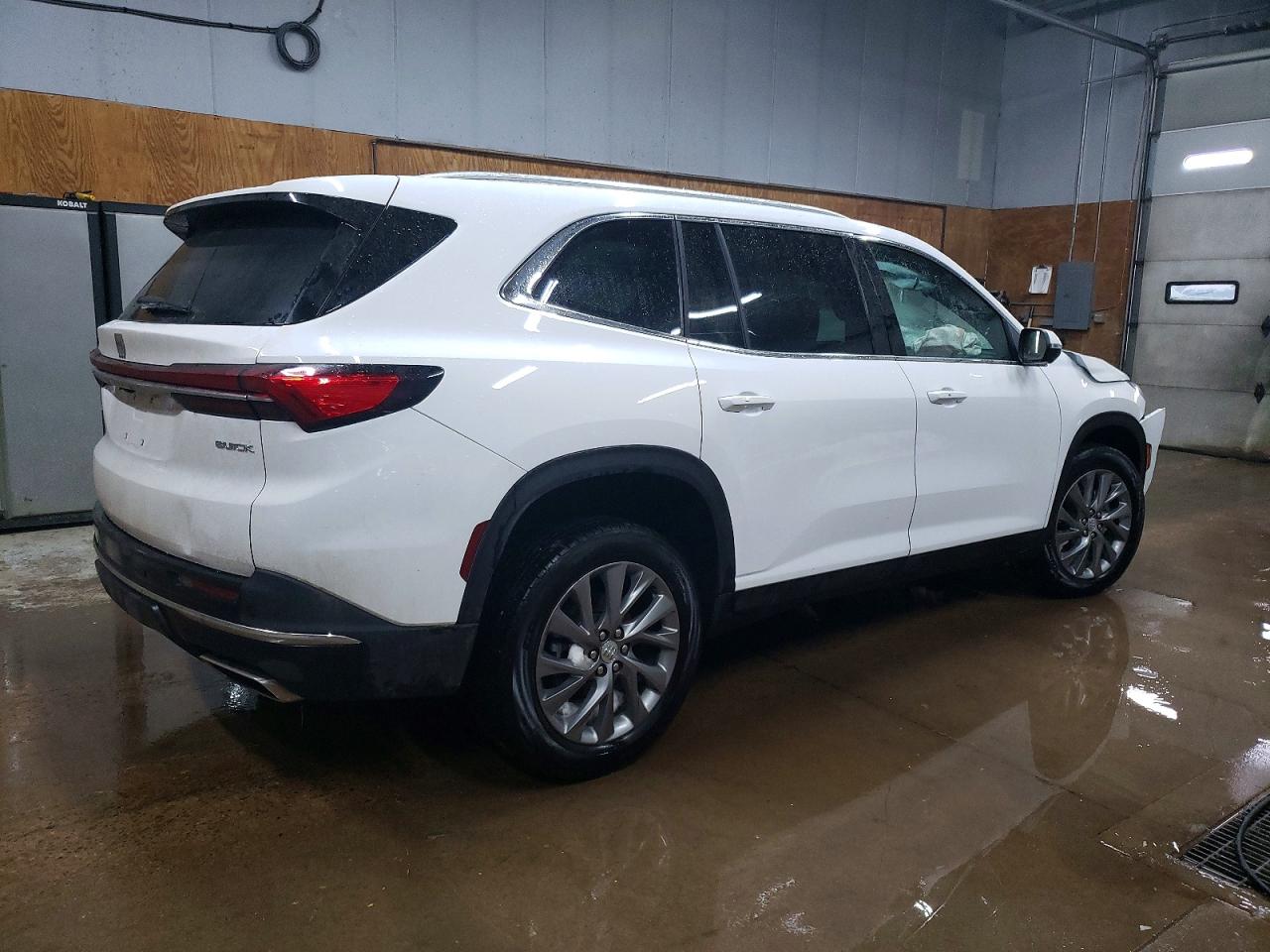 2025 BUICK ENCLAVE PREFERRED photo 3