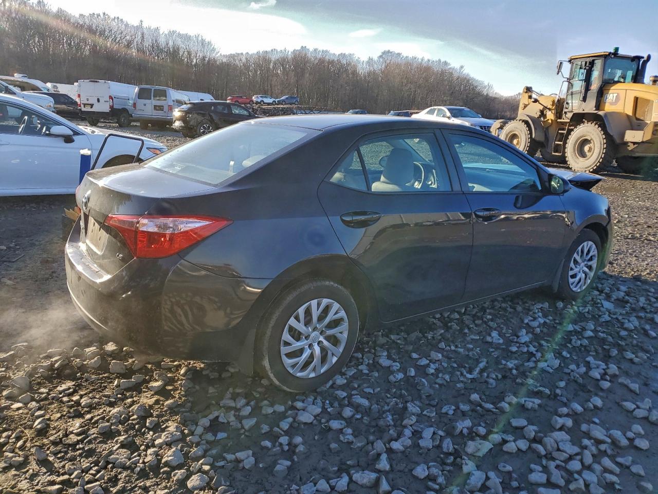 2018 TOYOTA COROLLA L photo 3