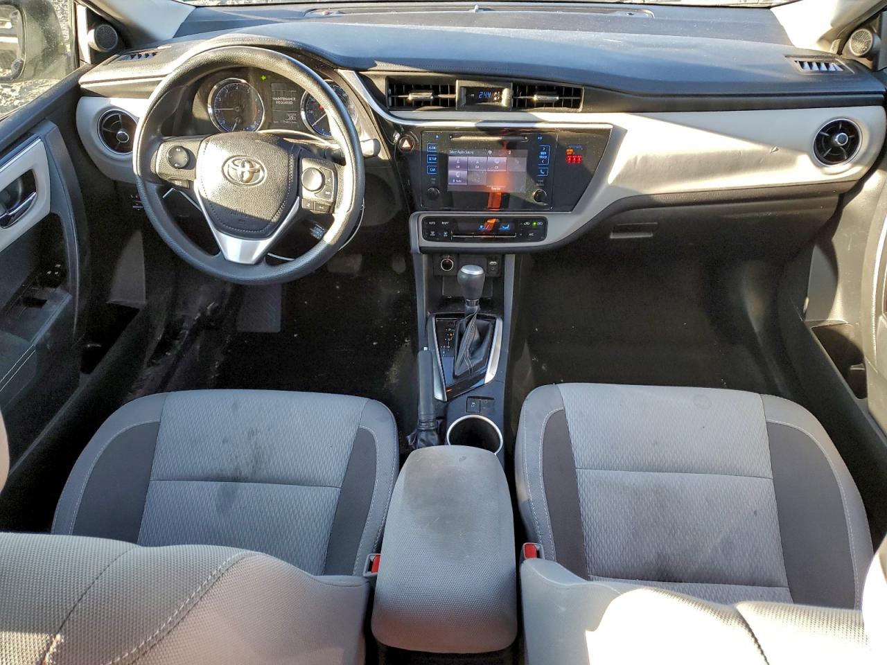 2018 TOYOTA COROLLA L photo 8