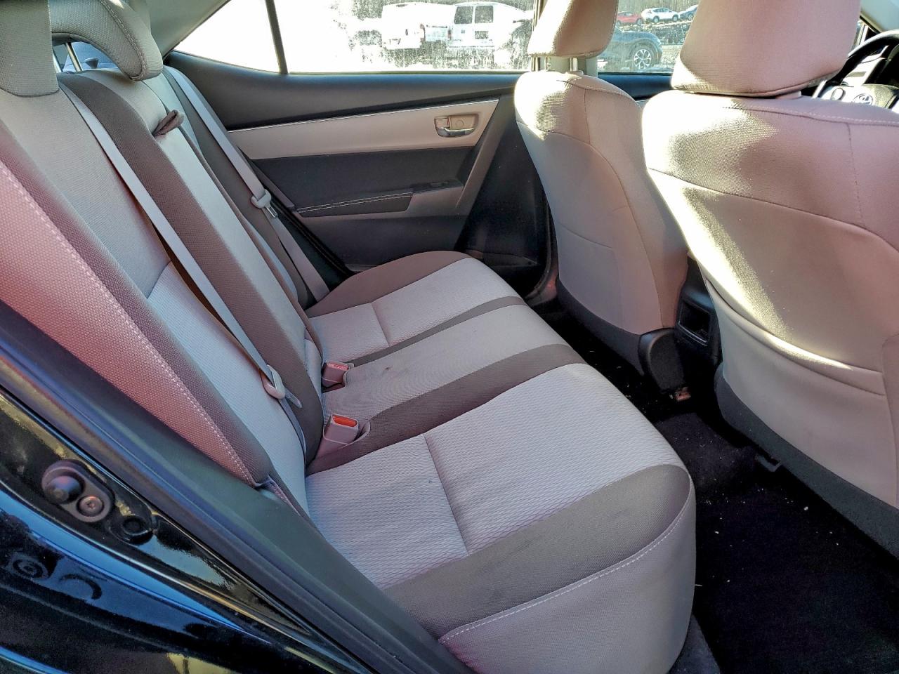 2018 TOYOTA COROLLA L photo 10