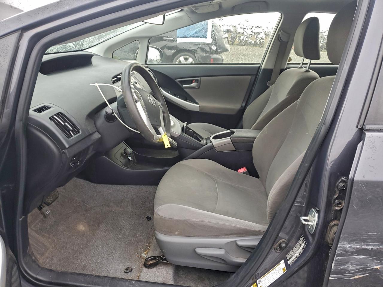 2013 TOYOTA PRIUS photo 7