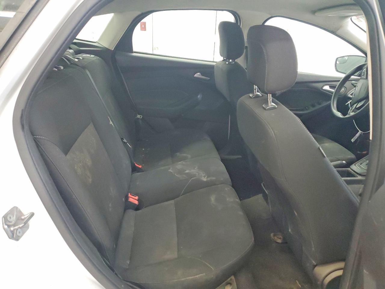 2018 FORD FOCUS SE photo 11