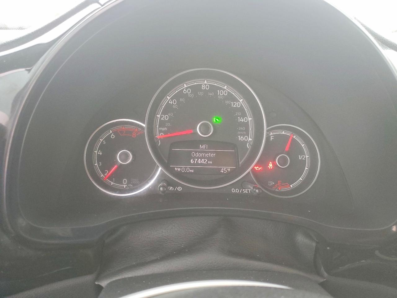 2018 VOLKSWAGEN BEETLE S photo 17