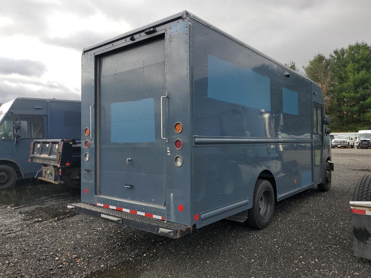 2021 FORD F59 - DELIVERY VAN photo 5