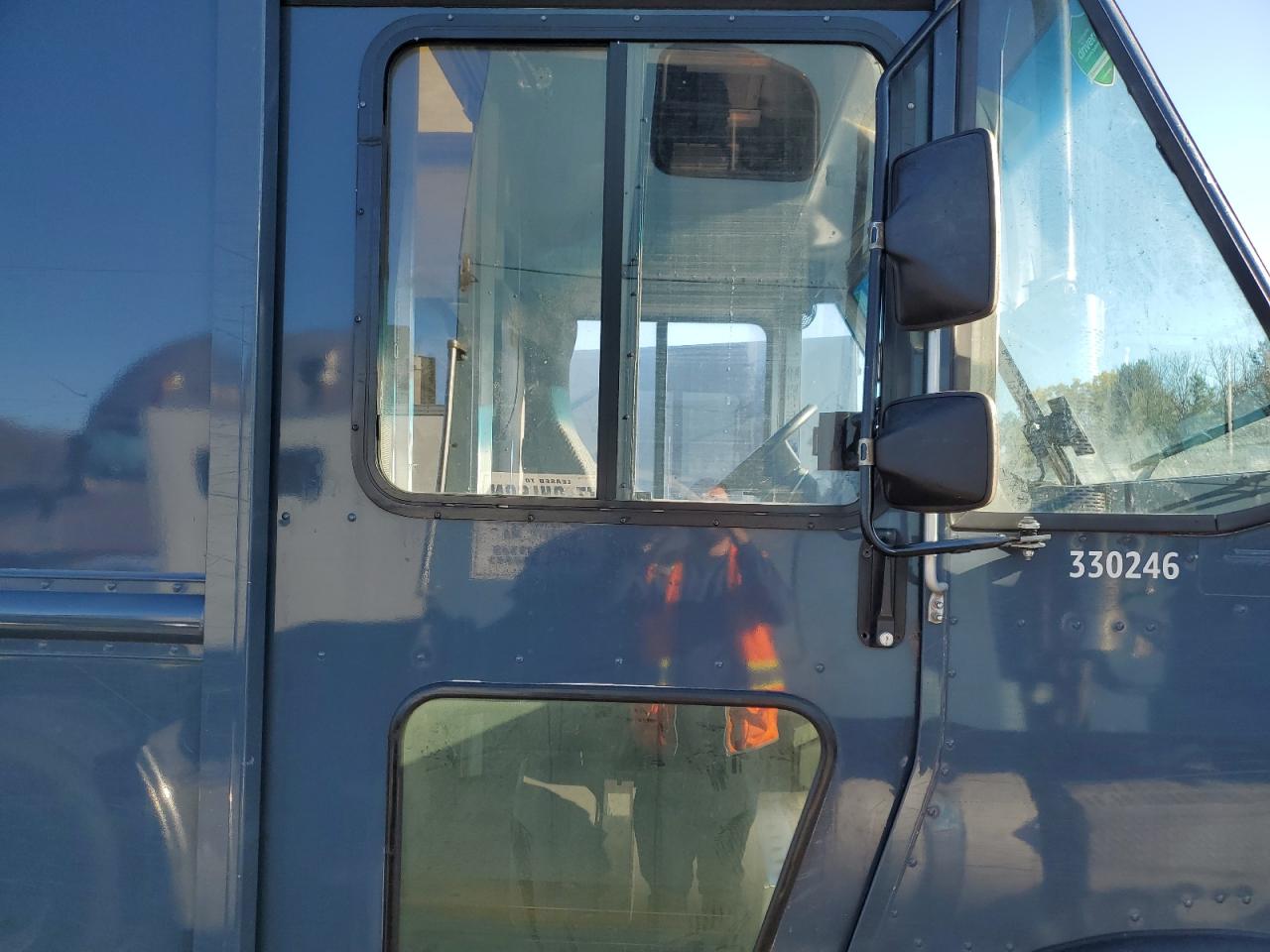 2021 FORD F59 - DELIVERY VAN photo 21