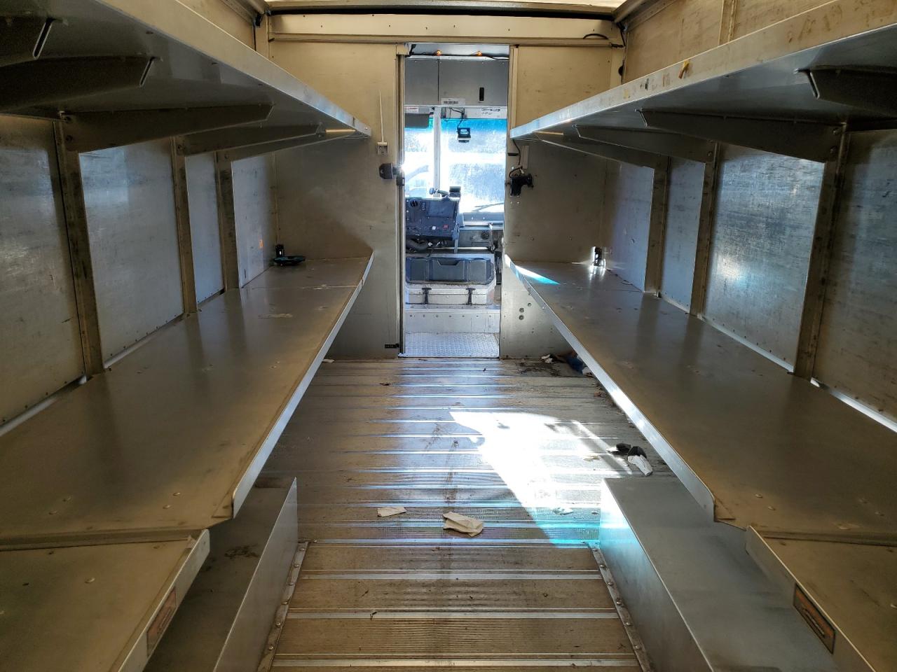 2021 FORD F59 - DELIVERY VAN photo 19