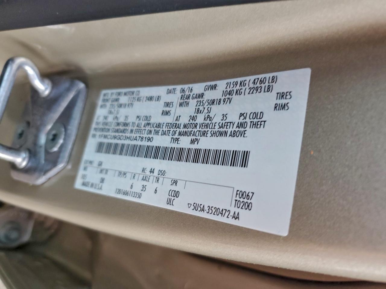 2017 FORD ESCAPE SE photo 25