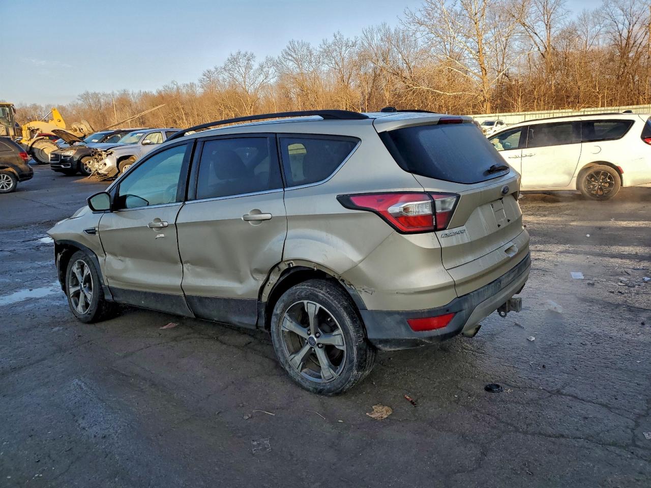 2017 FORD ESCAPE SE photo 3
