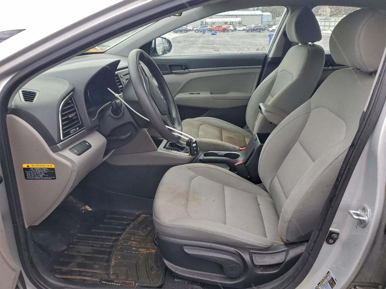2017 HYUNDAI ELANTRA SE photo 13