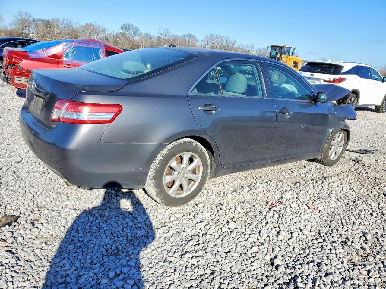 2011 TOYOTA CAMRY BASE photo 3