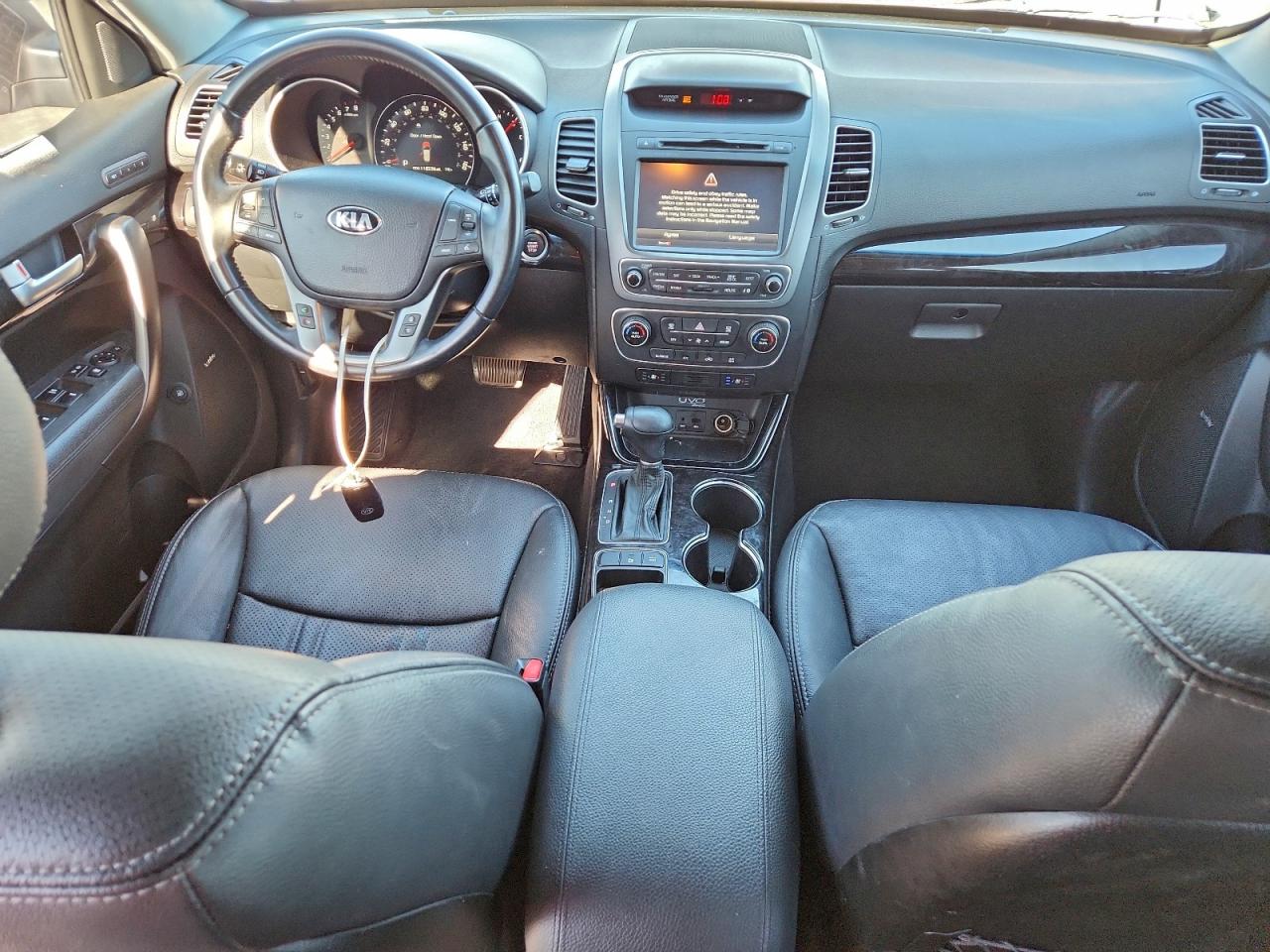2014 KIA SORENTO photo 8