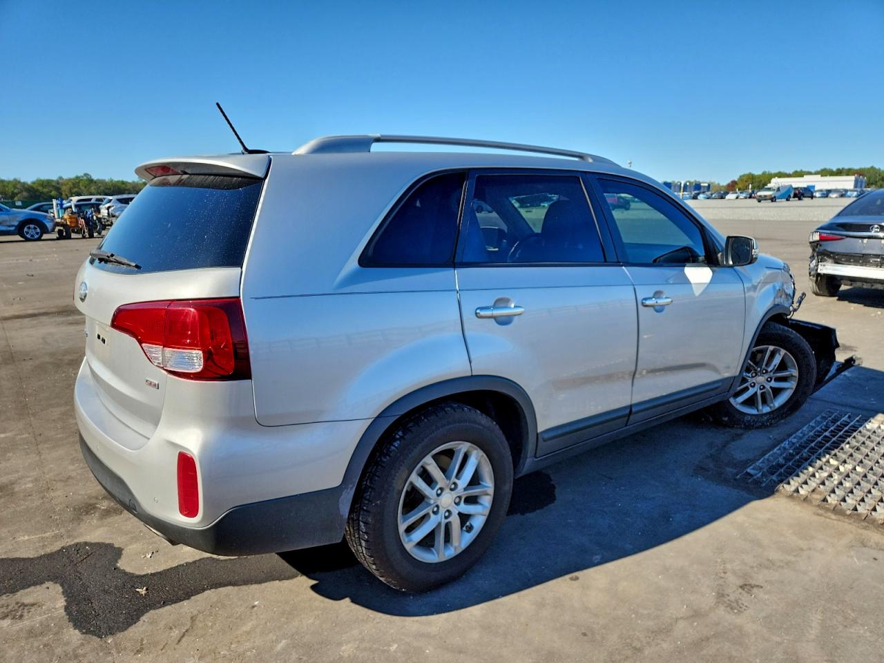 2014 KIA SORENTO photo 3