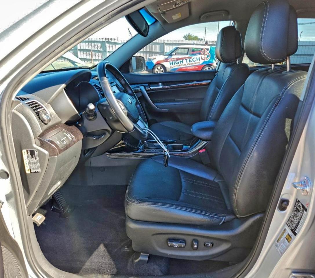 2014 KIA SORENTO photo 7