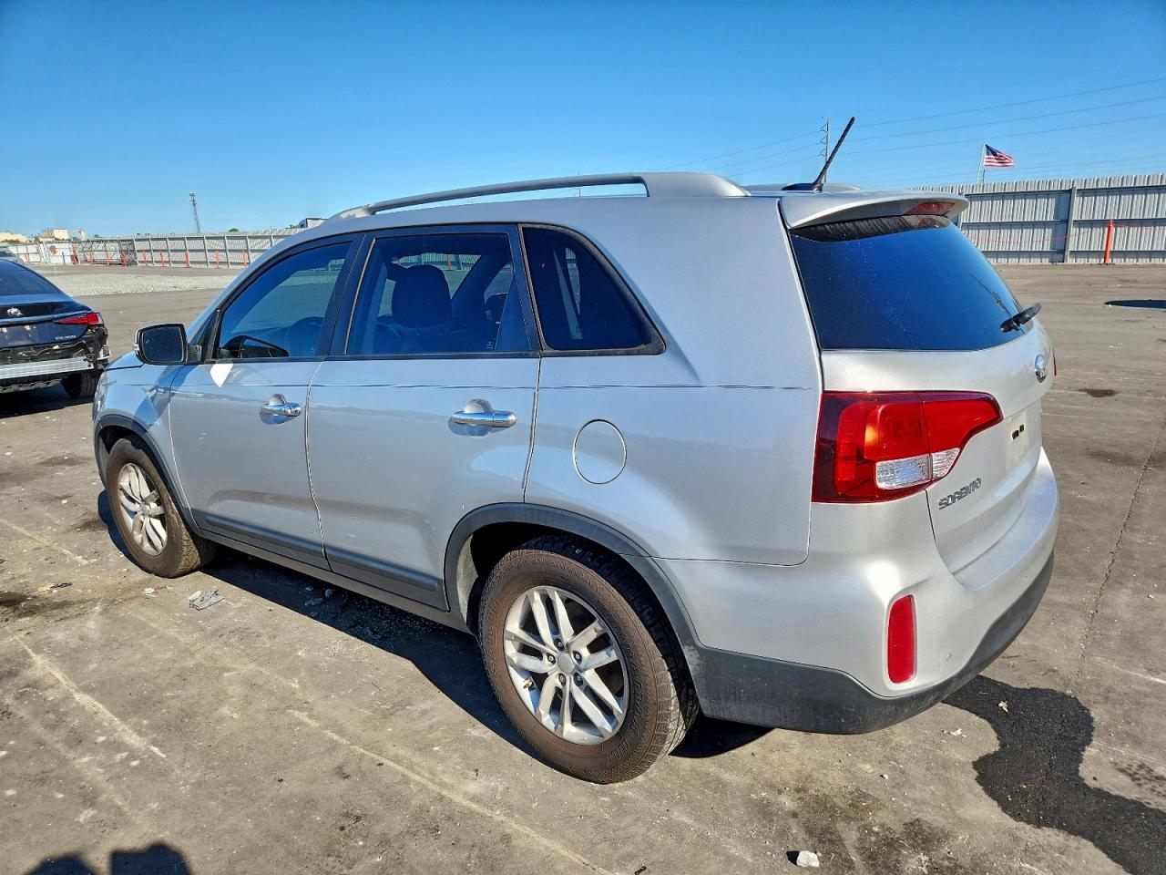 2014 KIA SORENTO photo 2