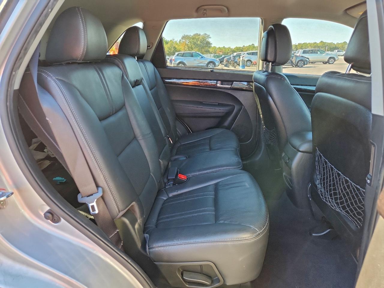 2014 KIA SORENTO photo 11