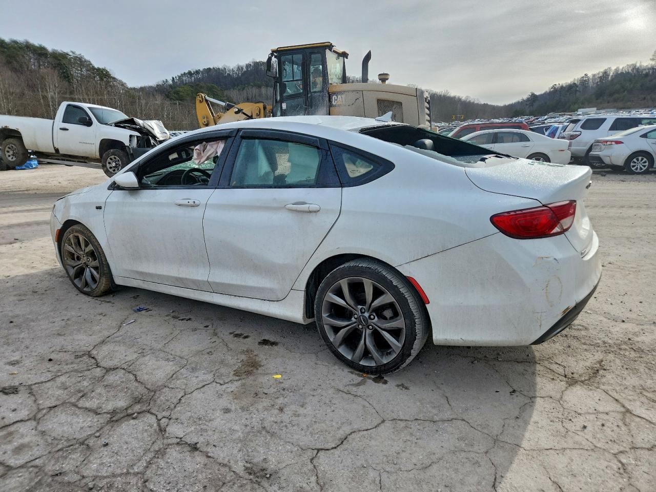 2016 CHRYSLER 200 S photo 2