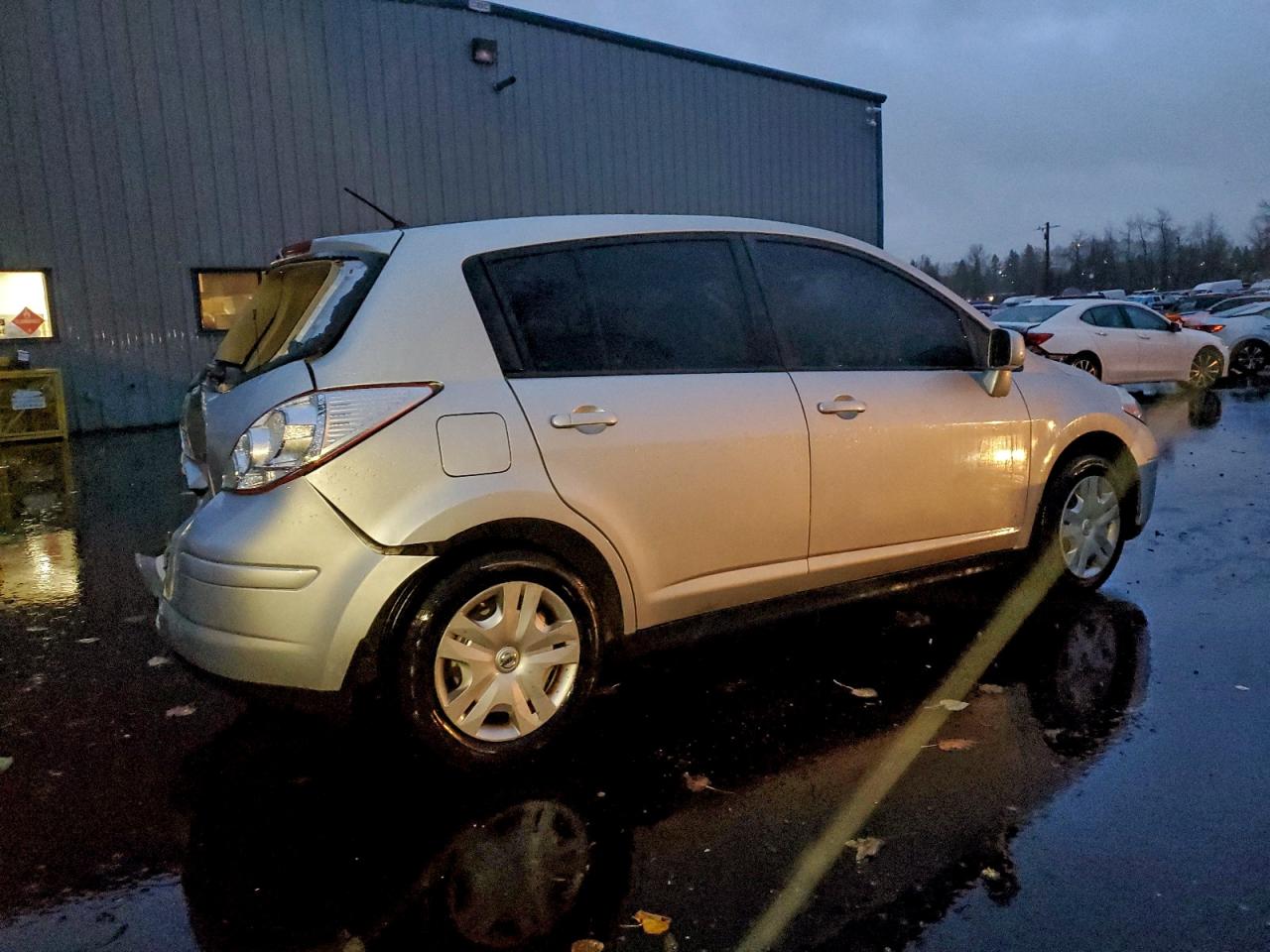 2012 NISSAN VERSA S photo 3