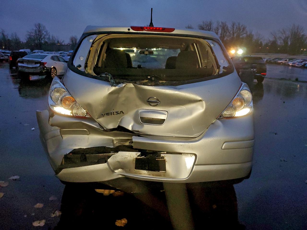 2012 NISSAN VERSA S photo 6