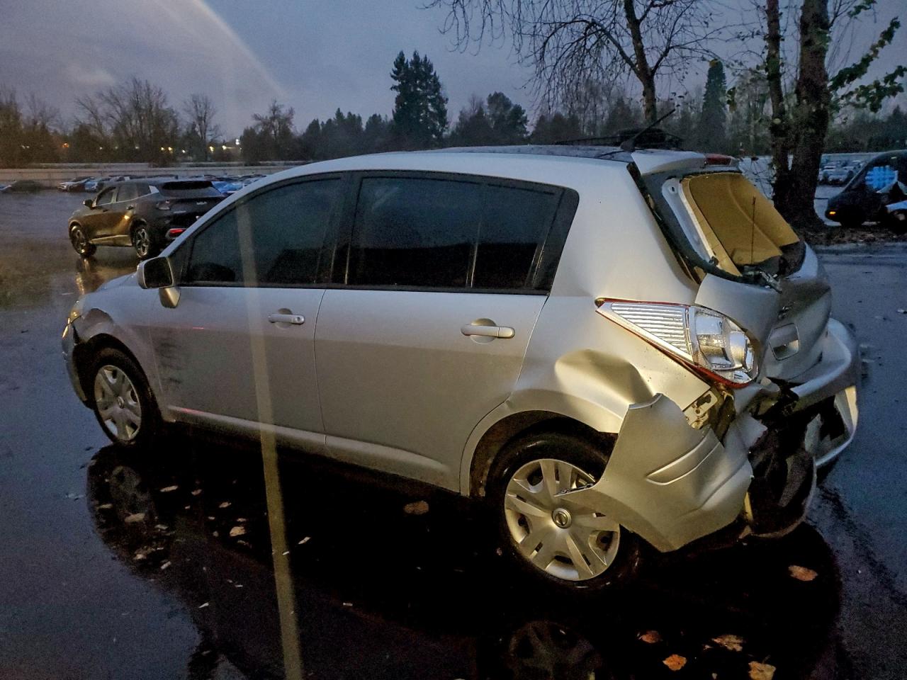 2012 NISSAN VERSA S photo 2