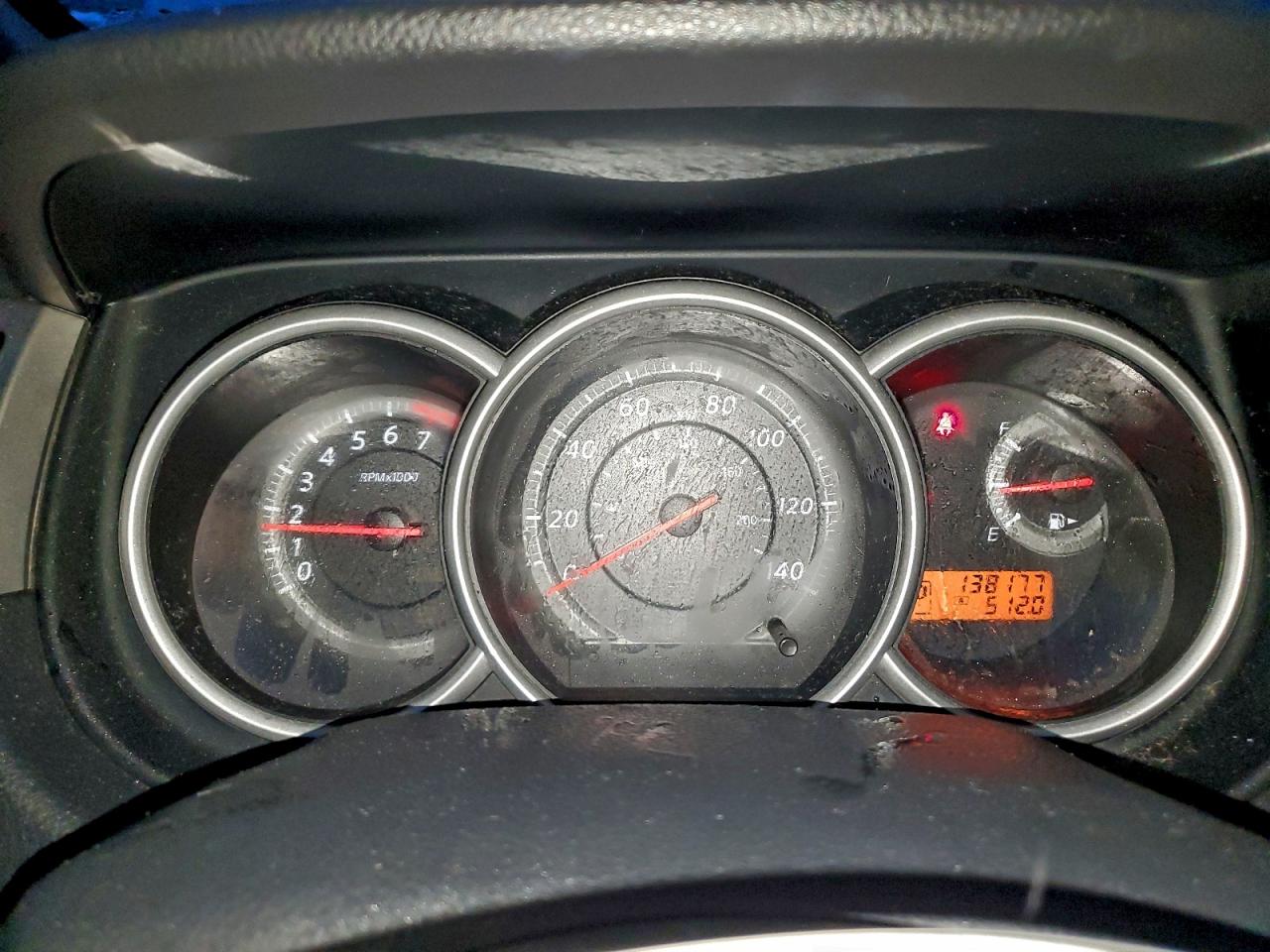 2012 NISSAN VERSA S photo 9