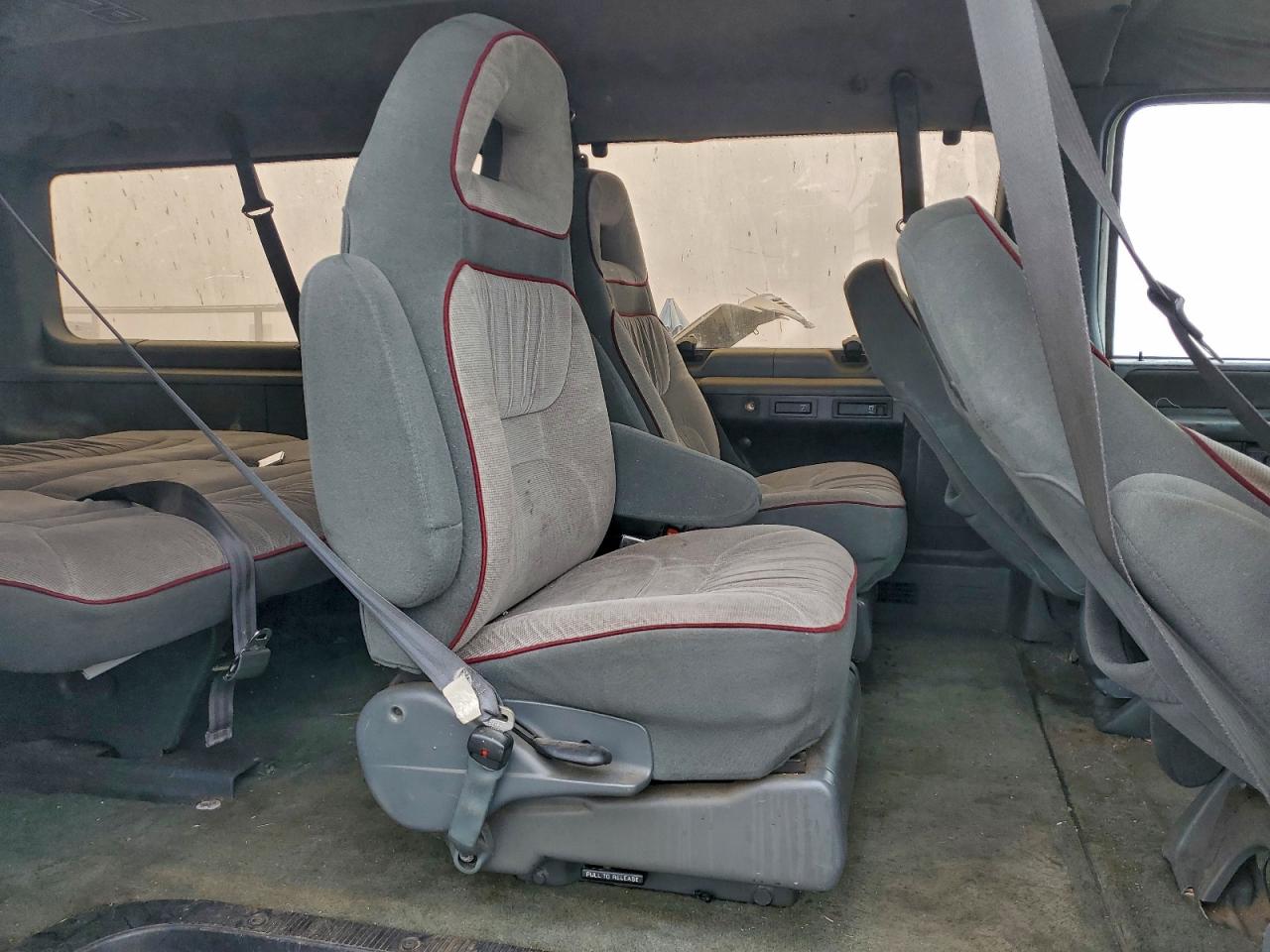 1996 FORD ECONOLINE E350 photo 31