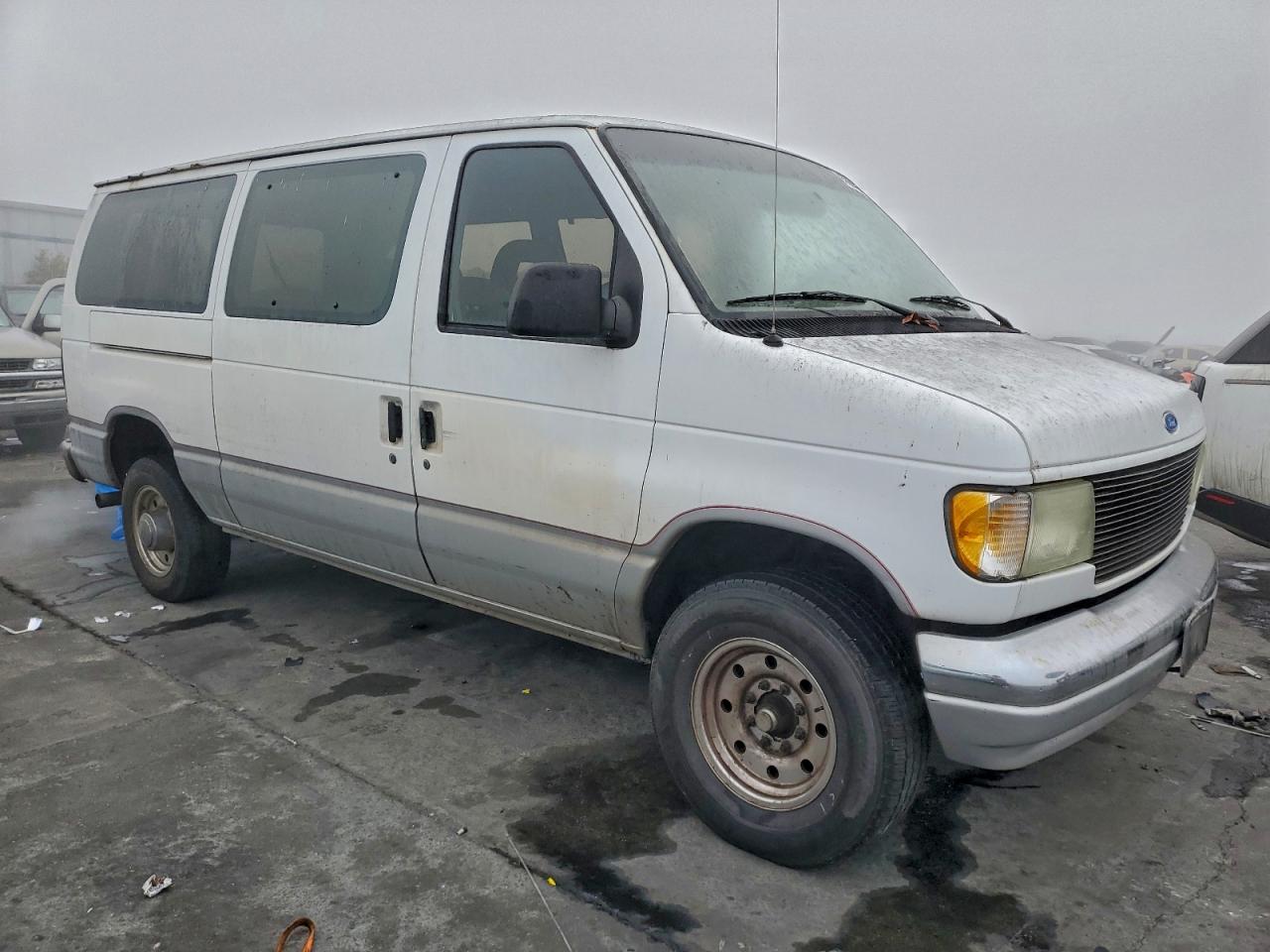 1996 FORD ECONOLINE E350 photo 10