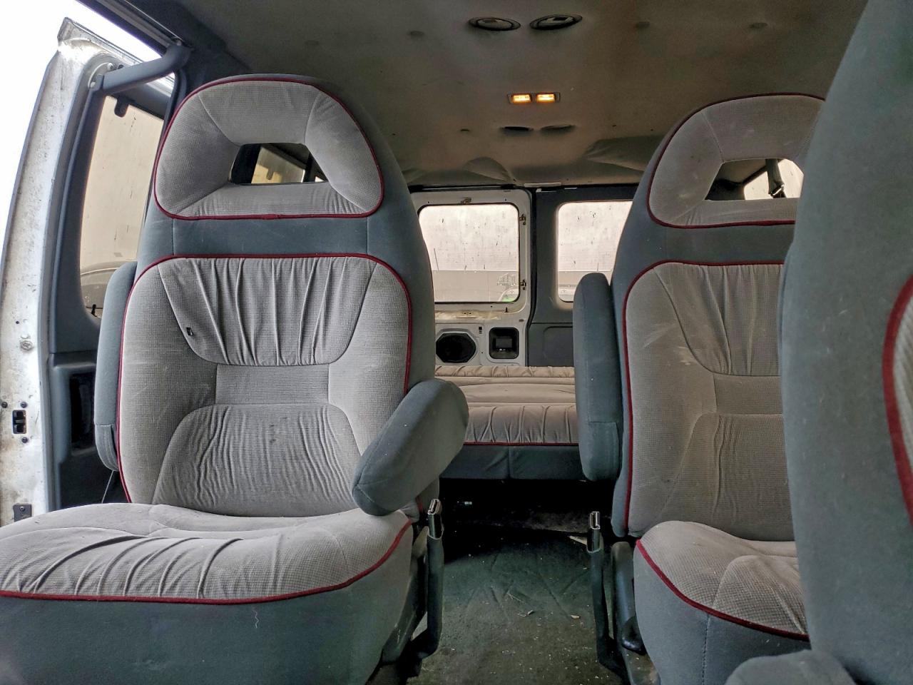 1996 FORD ECONOLINE E350 photo 28