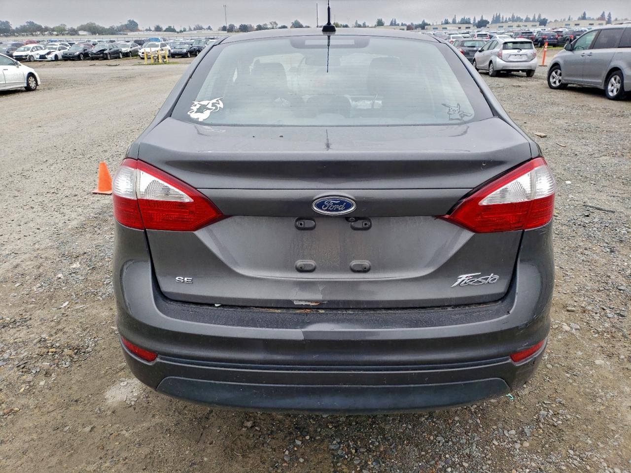 2018 FORD FIESTA SE photo 11