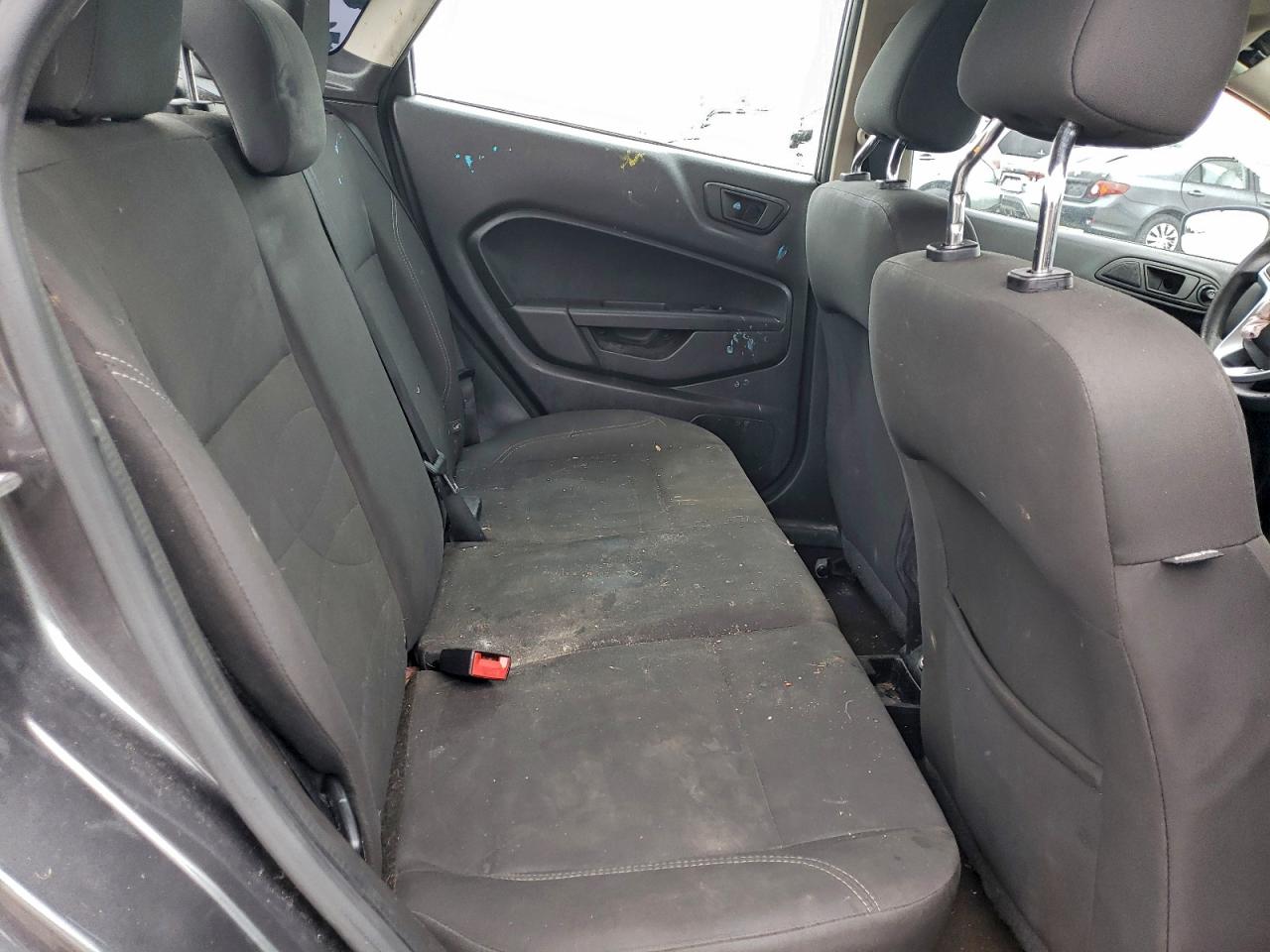 2018 FORD FIESTA SE photo 19
