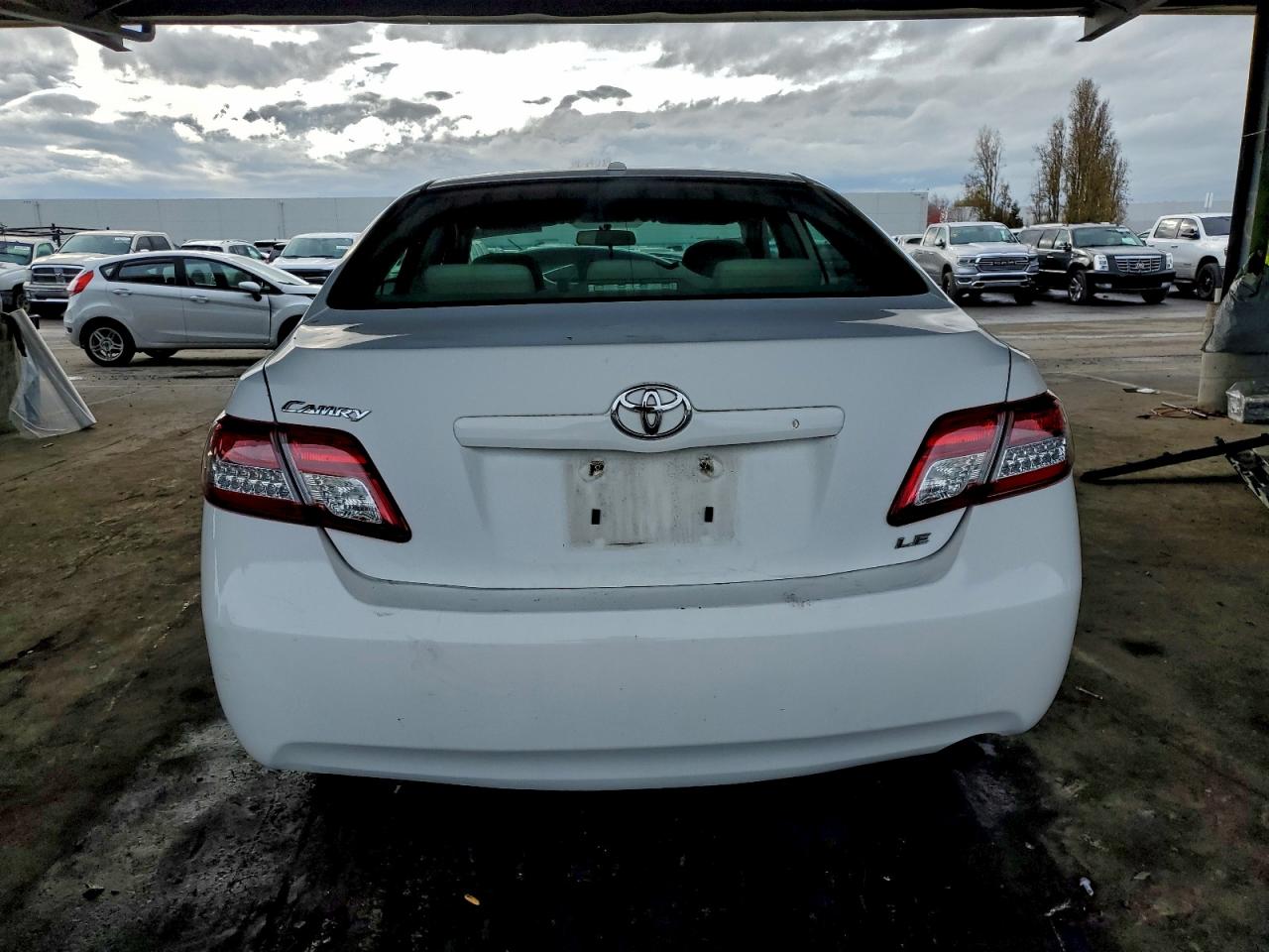 2011 TOYOTA CAMRY BASE photo 6