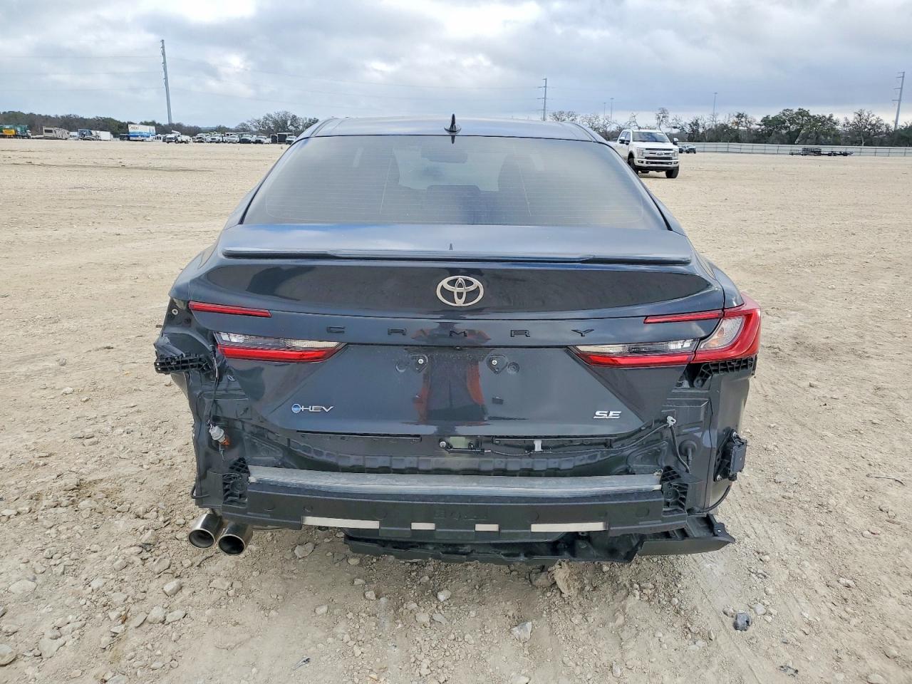 2025 TOYOTA CAMRY photo 6