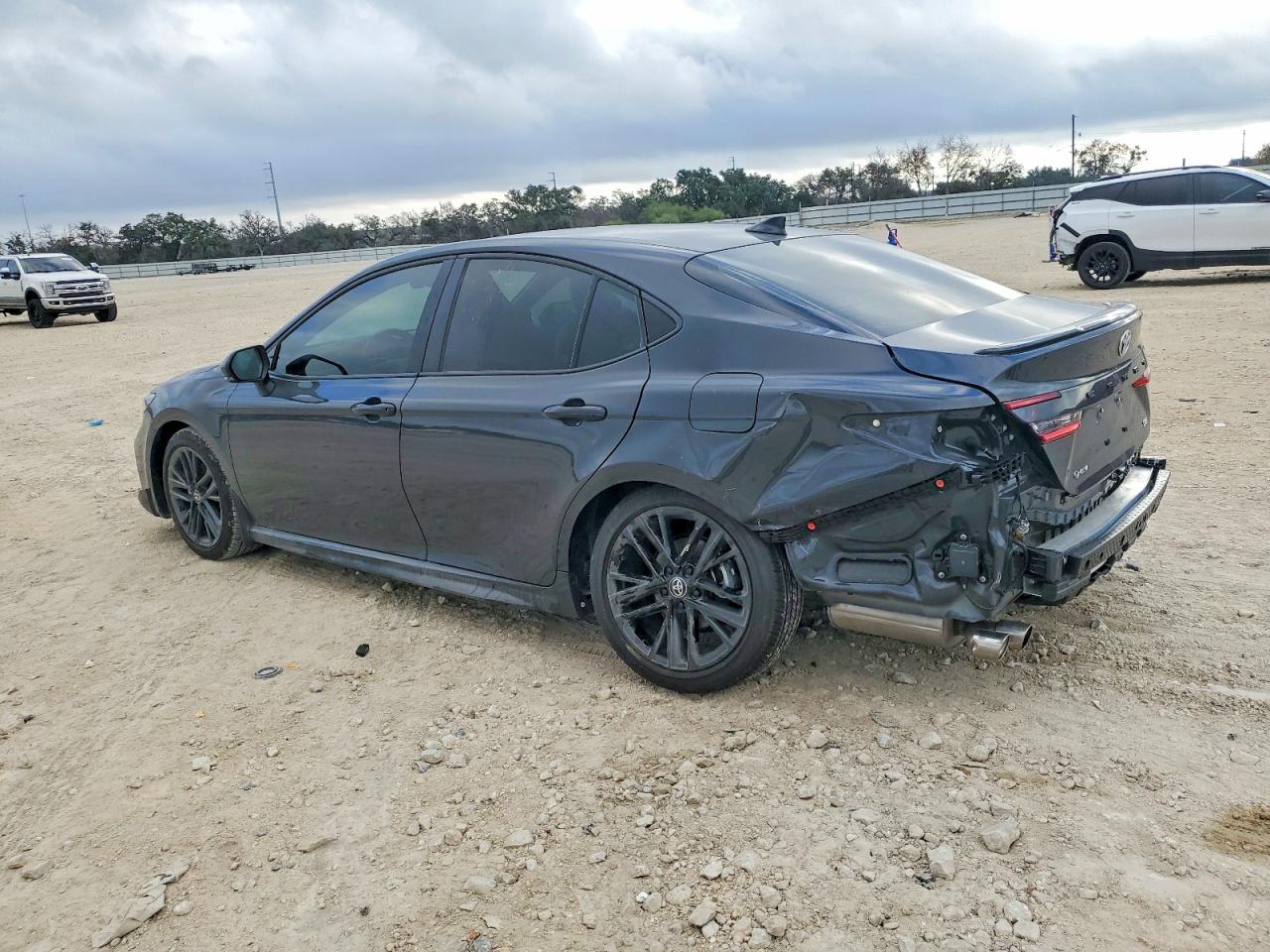 2025 TOYOTA CAMRY photo 2