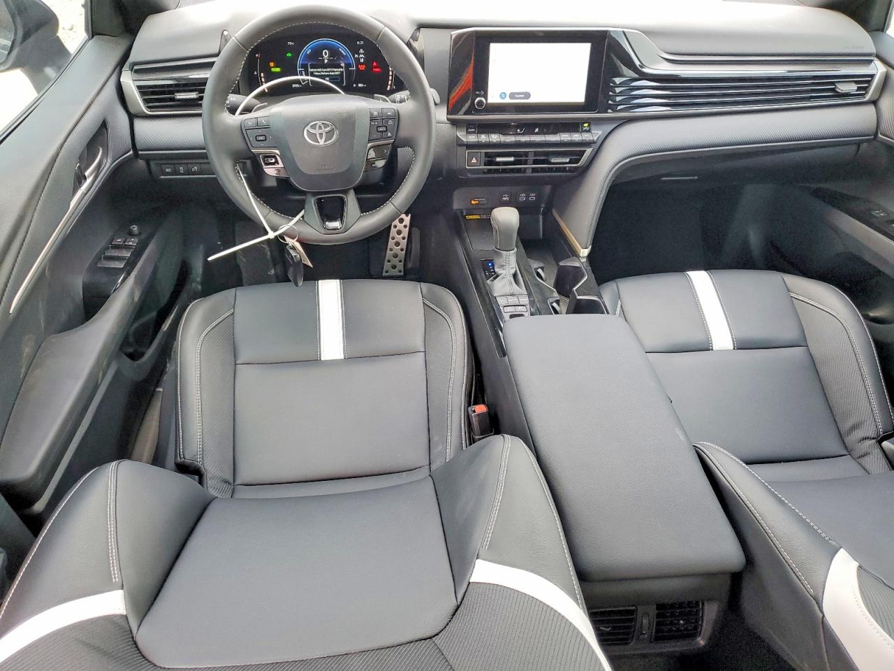 2025 TOYOTA CAMRY photo 8