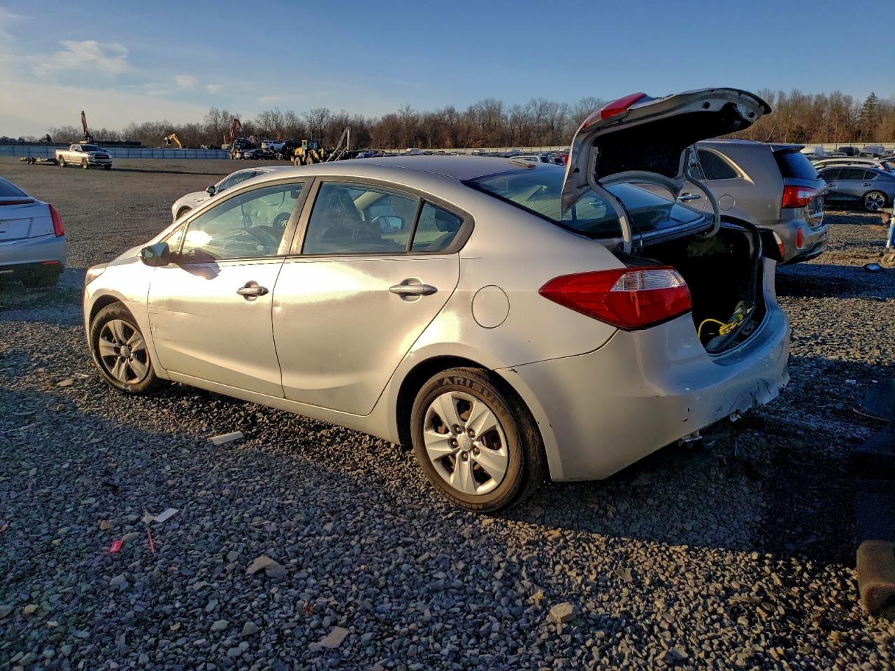 2015 KIA FORTE LX photo 2
