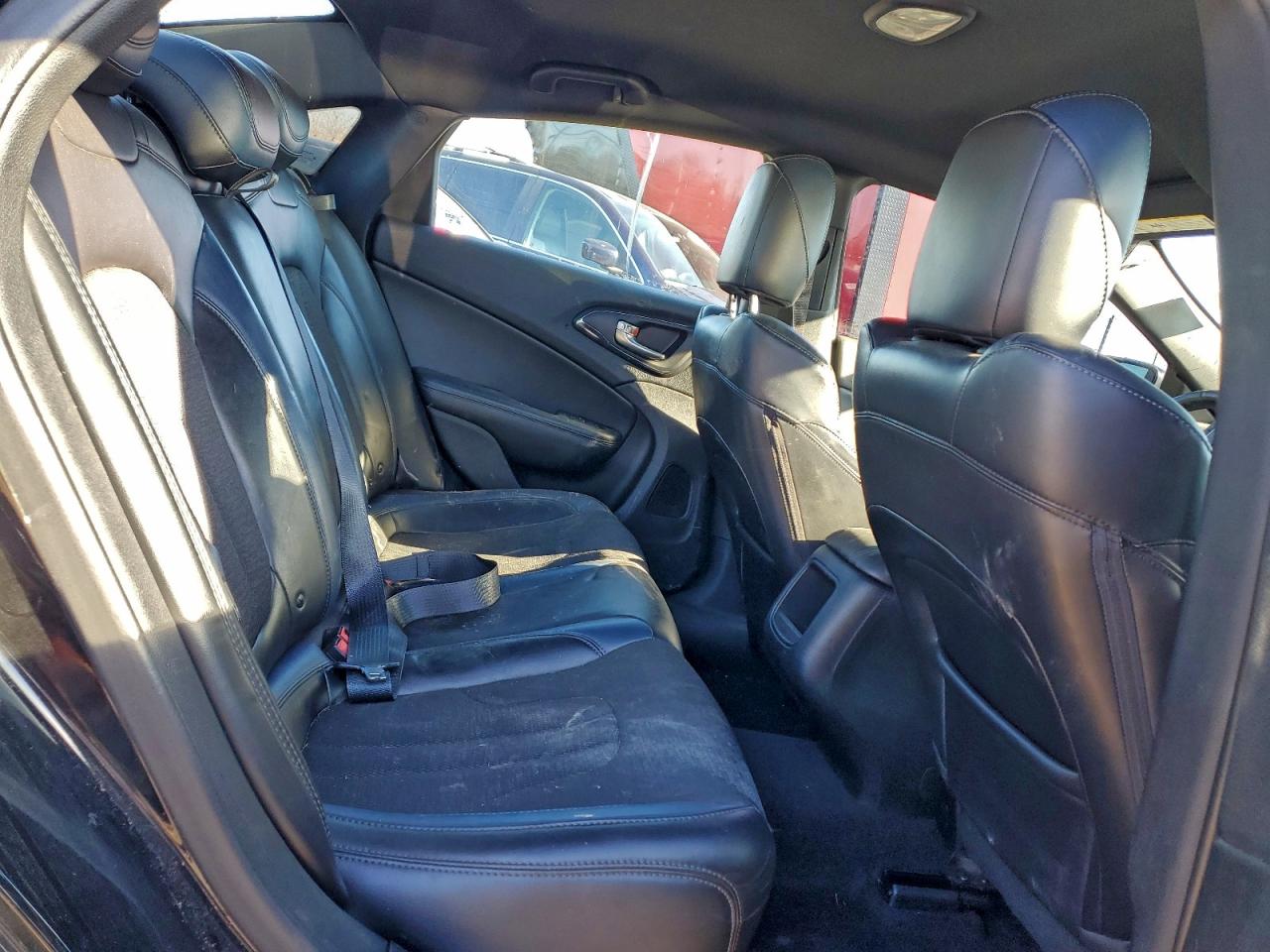 2015 CHRYSLER 200 S photo 10