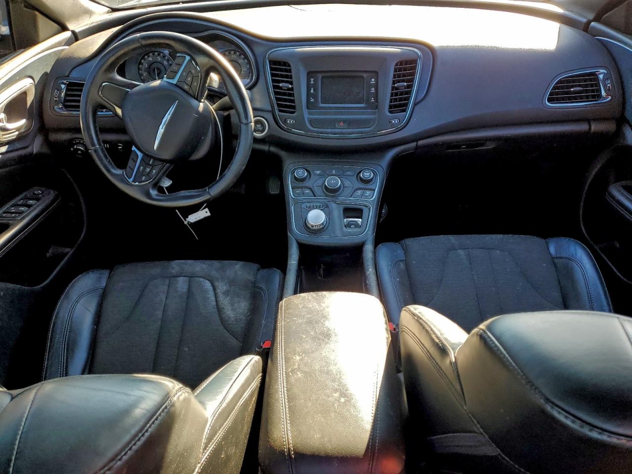 2015 CHRYSLER 200 S photo 8