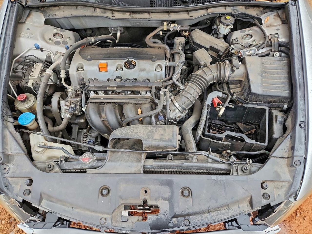 2011 HONDA ACCORD LX photo 11