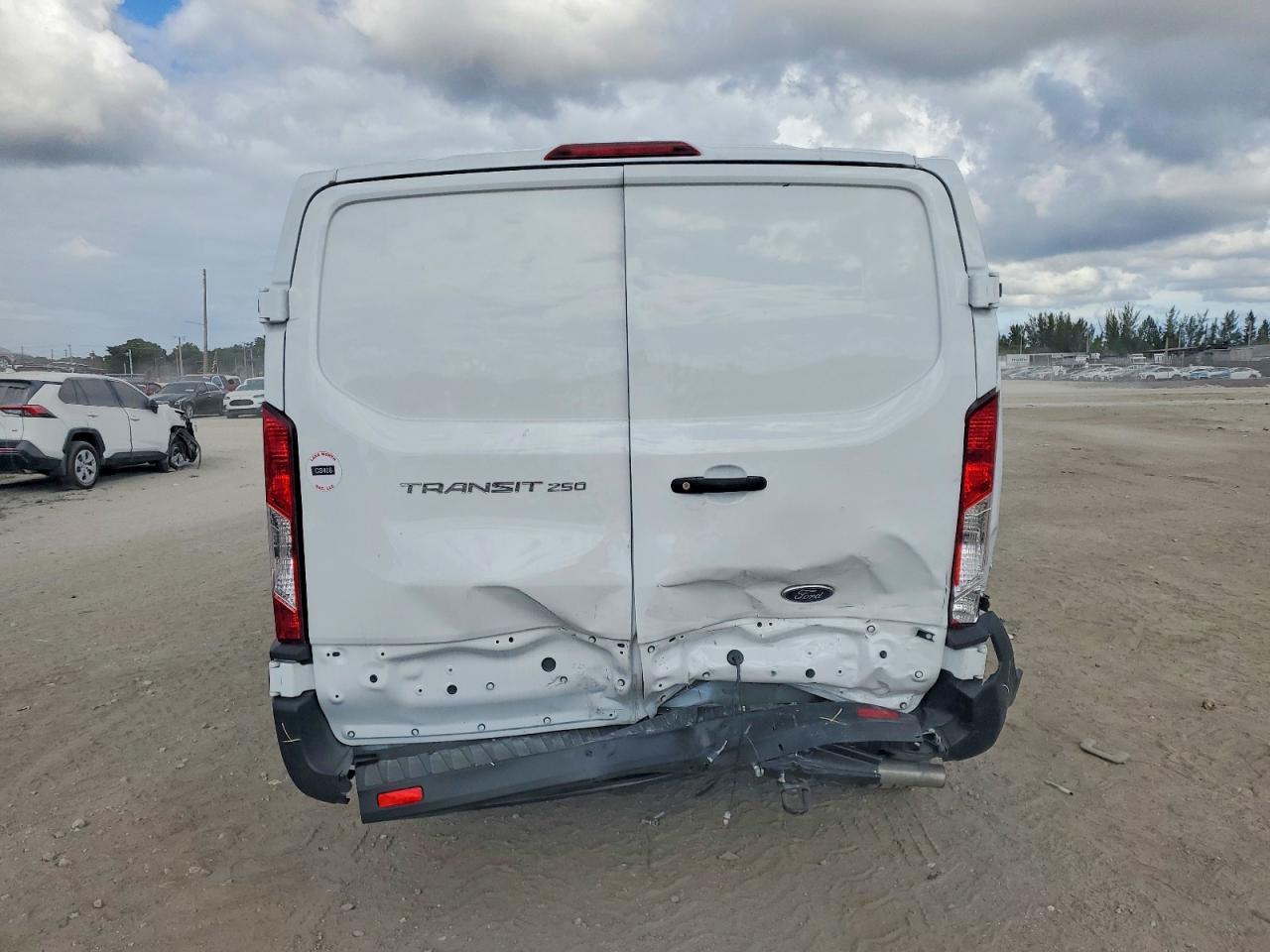 2025 FORD TRANSIT T-250 DELIVERY VAN photo 6