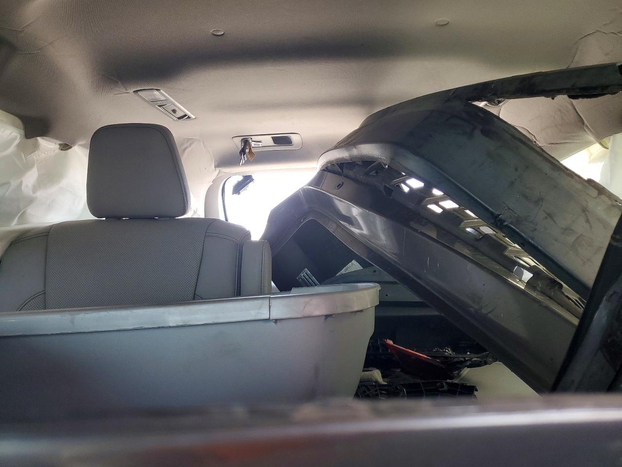2014 TOYOTA HIGHLANDER LIMITED photo 10