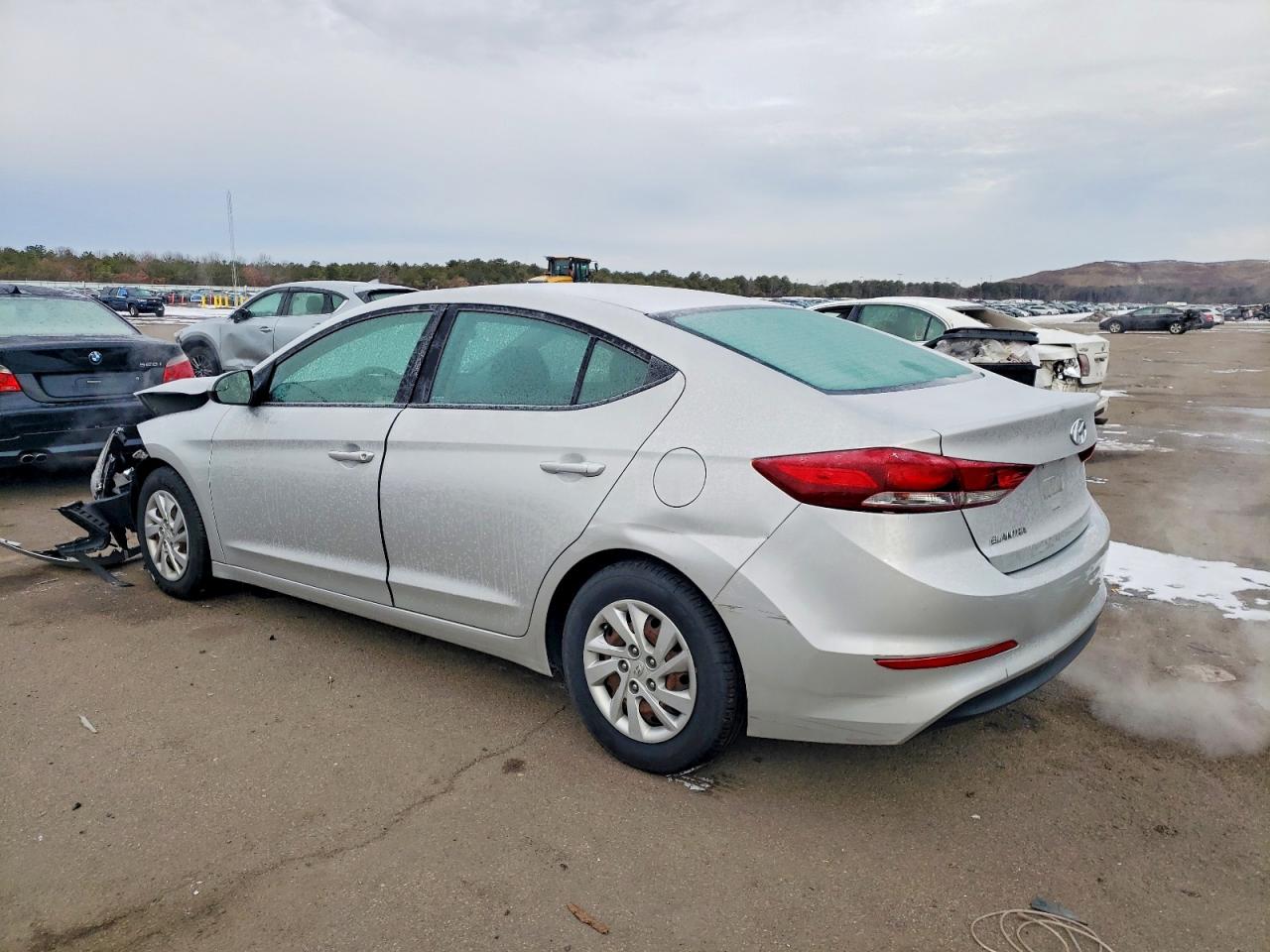 2018 HYUNDAI ELANTRA SE photo 2
