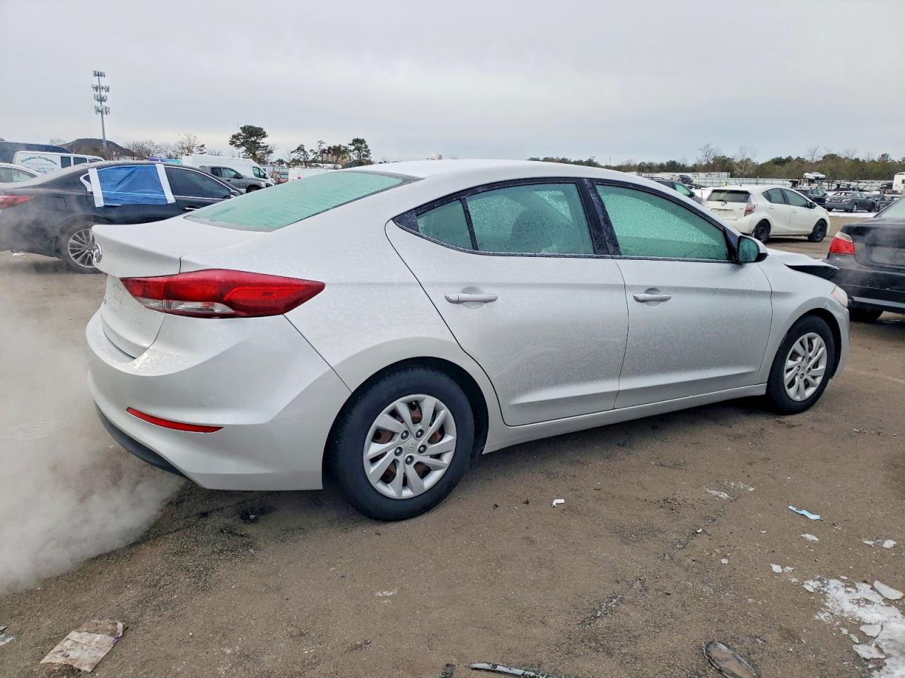 2018 HYUNDAI ELANTRA SE photo 3