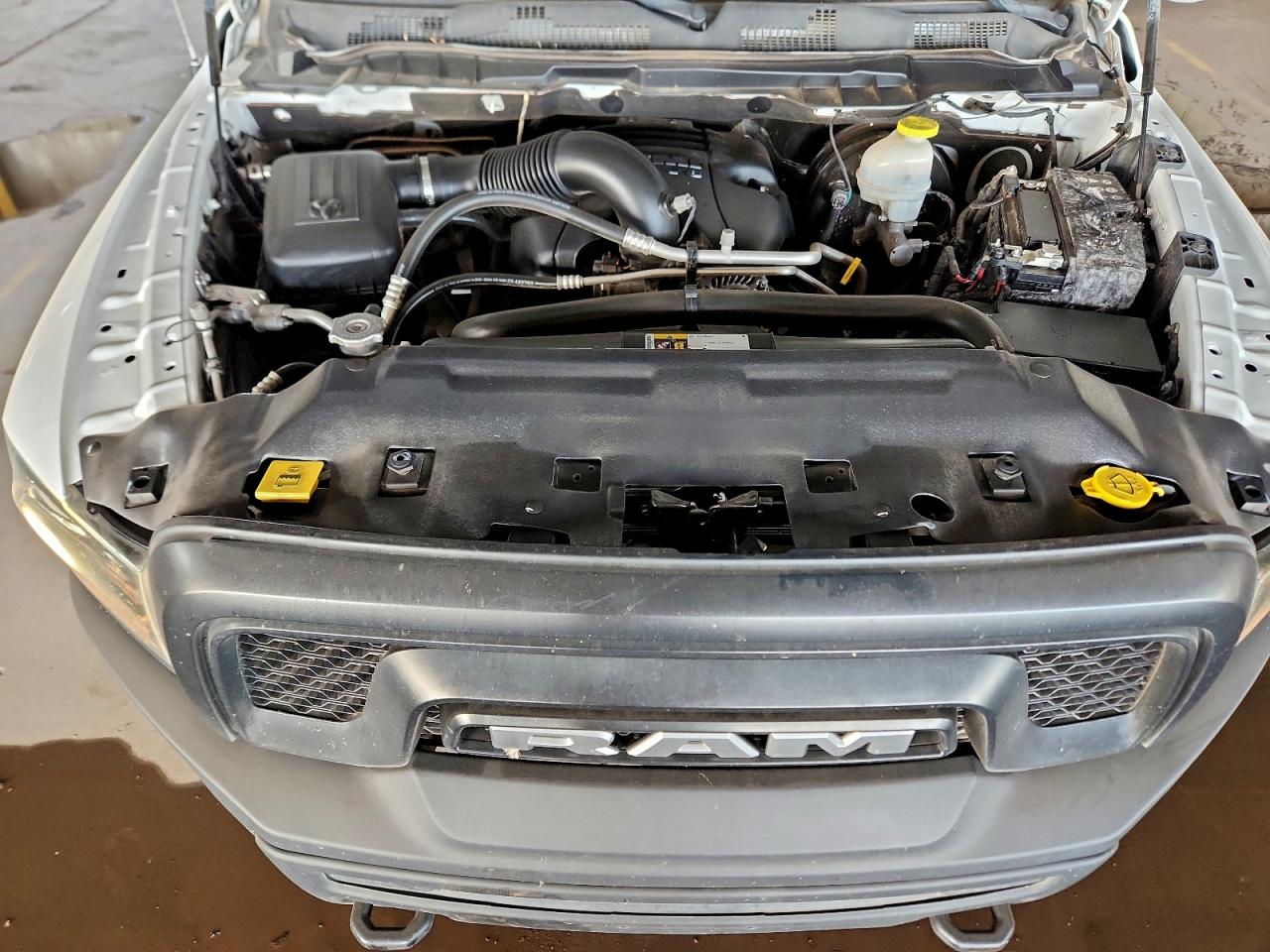 2019 RAM 1500 CLASSIC SLT photo 11